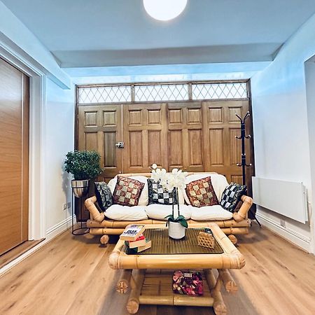 Private 2 Bed Guest House - Van Parking, M25 & A1 Connections Potters Bar Luaran gambar