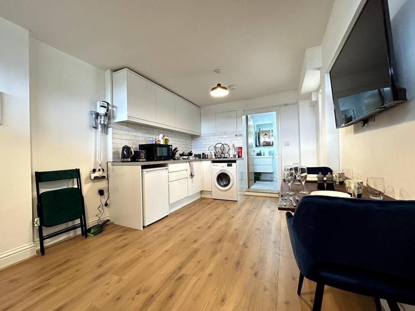 Private 2 Bed Guest House - Van Parking, M25 & A1 Connections Potters Bar Luaran gambar